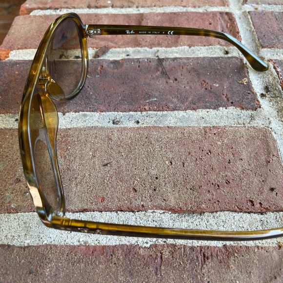 Ray-Bans - Picture 2 of 4